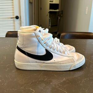Nike blazer size 9 white black men’s worn once